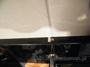 Przytwierdzany kinkiet łazienkowy