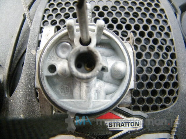 Umieszczanie uszczelki w gaźniku Briggs&Stratton 