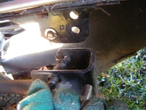 Wyciągane zabezpieczenie mocowania kosiska