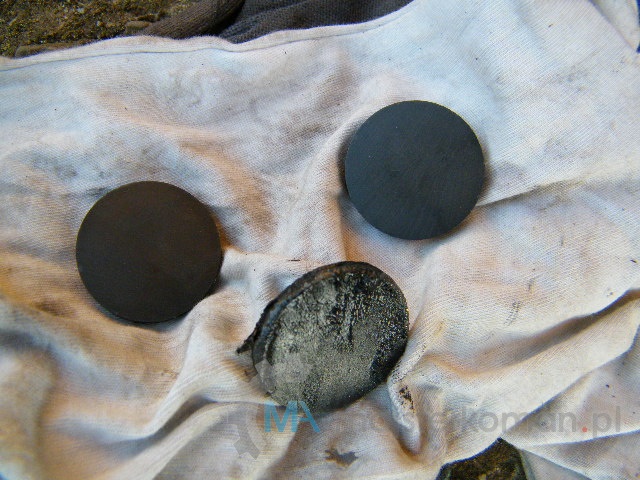 Magnesy oczyszczające olej Magnesy olejowe skrzyni hydrostatu