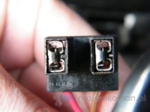 Wtyk halogenu świateł mijania samochodu