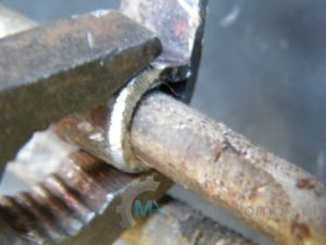 Dopasowana obejma do pręta Zaginana prowadnica na cięgle hamulca kosiarki