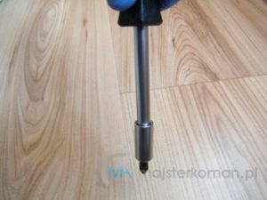 Adapter z bitem na wkrętaku nie wypadają