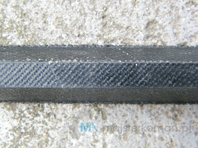 Spód paska napędu traktora ogrodowego