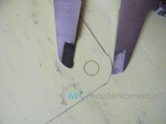 Nanoszenie szerokości przy otworach - jak wykonać uszczelkę pod zawory silnika traktorka