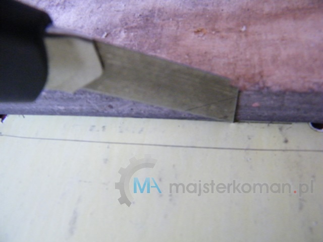 Wycinana uszczelka z arkusza - jak wyciąć uszczelkę pod zawory silnika traktorka kosiarki